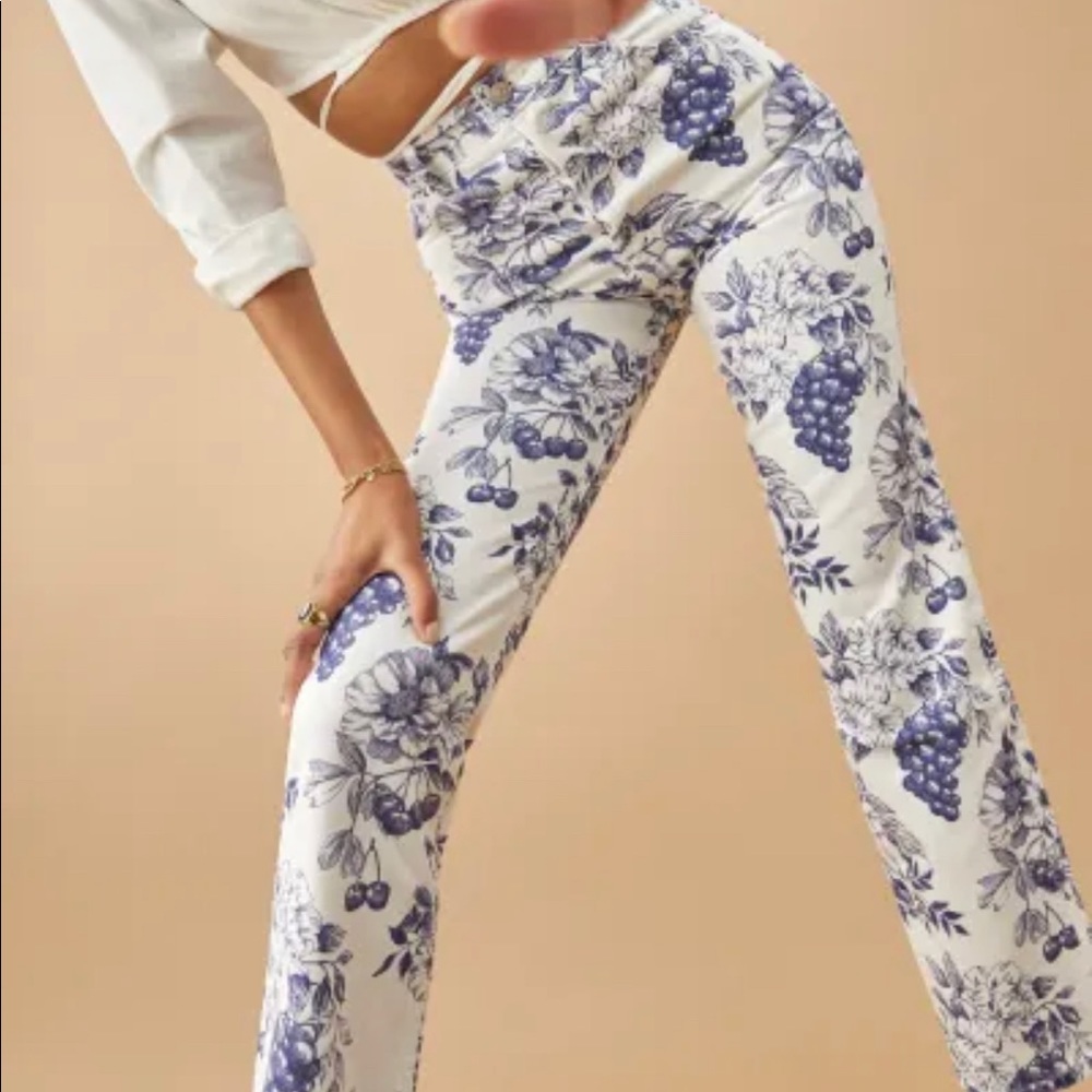NWT Cynthia Toile High Rise Straight Jeans in Monaco